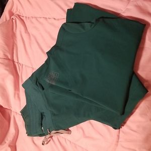 Hunter Green Figs Scrub Set